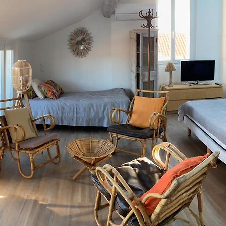 Les Nuits Etoilees, Studio Terrasse Apercu Mer, Tres Lumineux, Ac, 100M Du Port Sanary エクステリア 写真